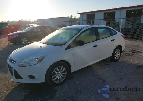 2014 Ford Focus S z USA, uszkodzony, nr VIN 1FADP3E20EL305079